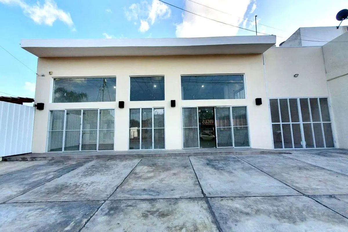 Dueño Alquila Excelente Local Comercial Av. Donato Alvarez Barrio Arguello 5