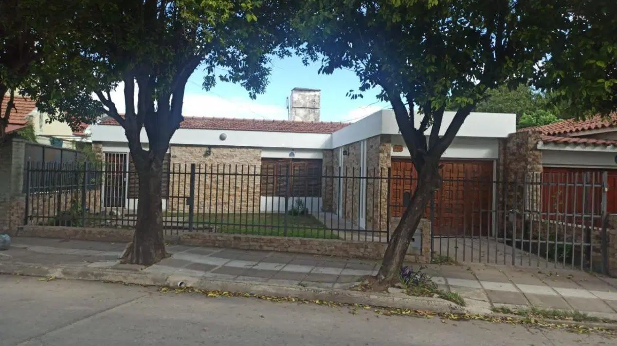 ALQUILER Casa 3 dorm en Argüello | A 1 cuadra de Rafael Núñez 2