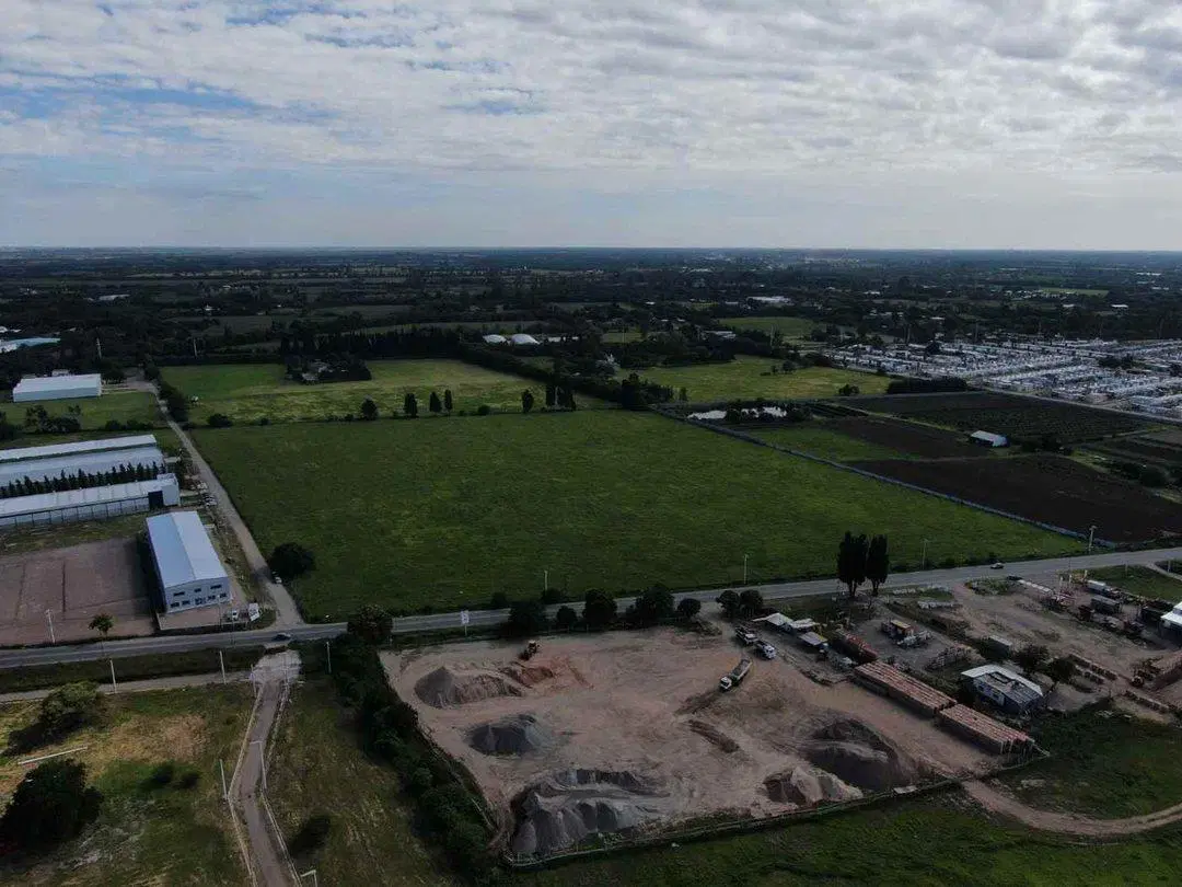 VENTA DE TERRENO INDUSTRIAL EN AVENIDA JAPON 7,6 Hectareas 2