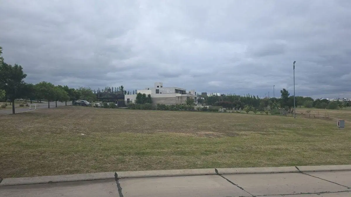LOTE DE 2122 M2 EN VENTA COUNTRY LA CASCADA FONDO GOLF ETAPA 1 3
