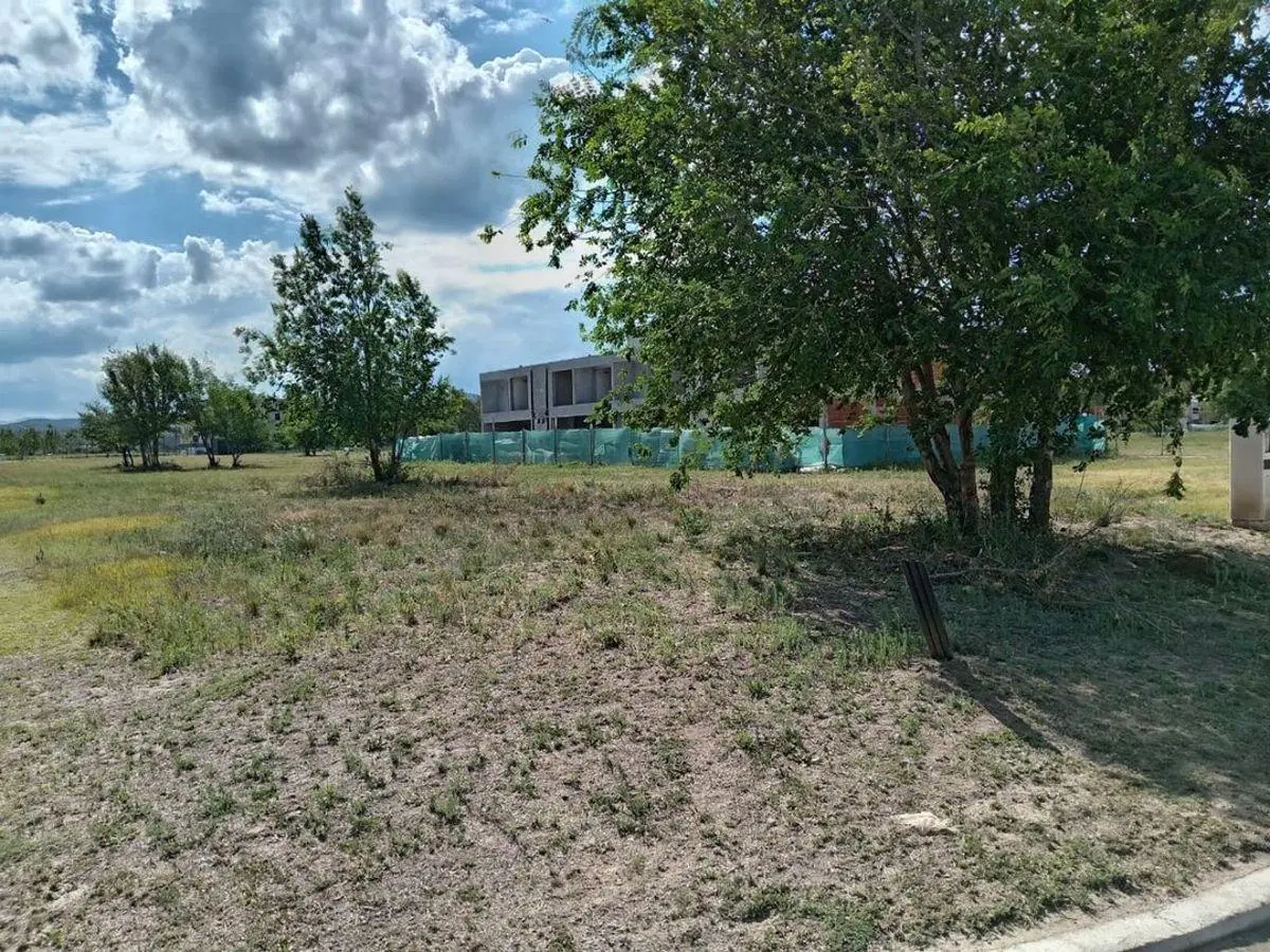 TERRENO DE 305 M2 EN VENTA EN NUEVO MALAGUEÑO LOTE ESQUINA 2