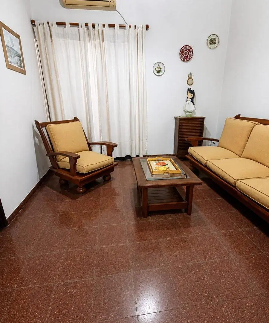 Casa en venta 3 dormitorios, con patio y cochera apto credito 2