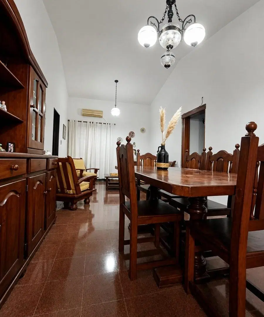 Casa en venta 3 dormitorios, con patio y cochera apto credito 1