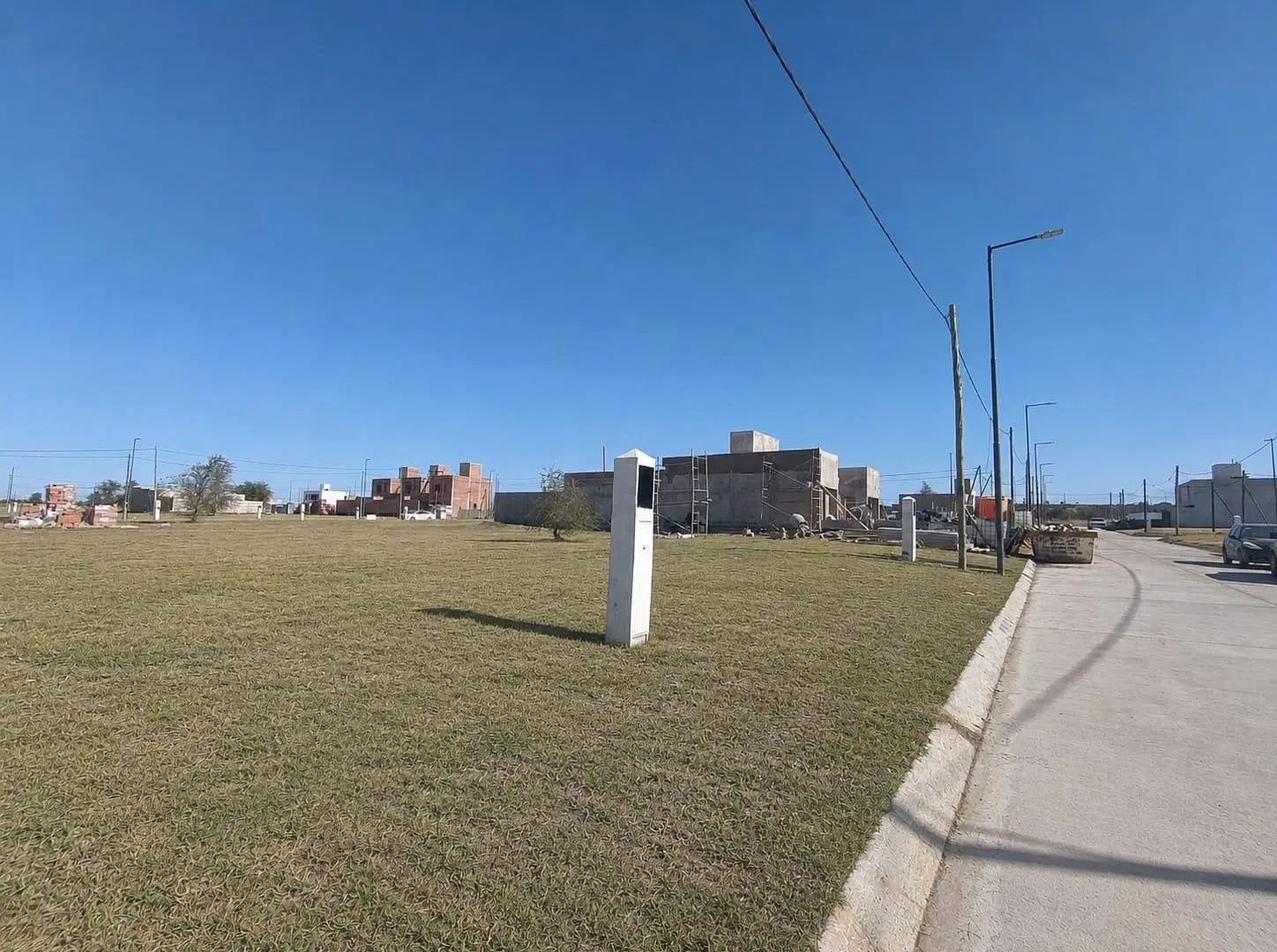 Terreno en venta 360 mts en DOCTA PARQUE con obras de infraestructuras pagas, apto locales y duplex 2