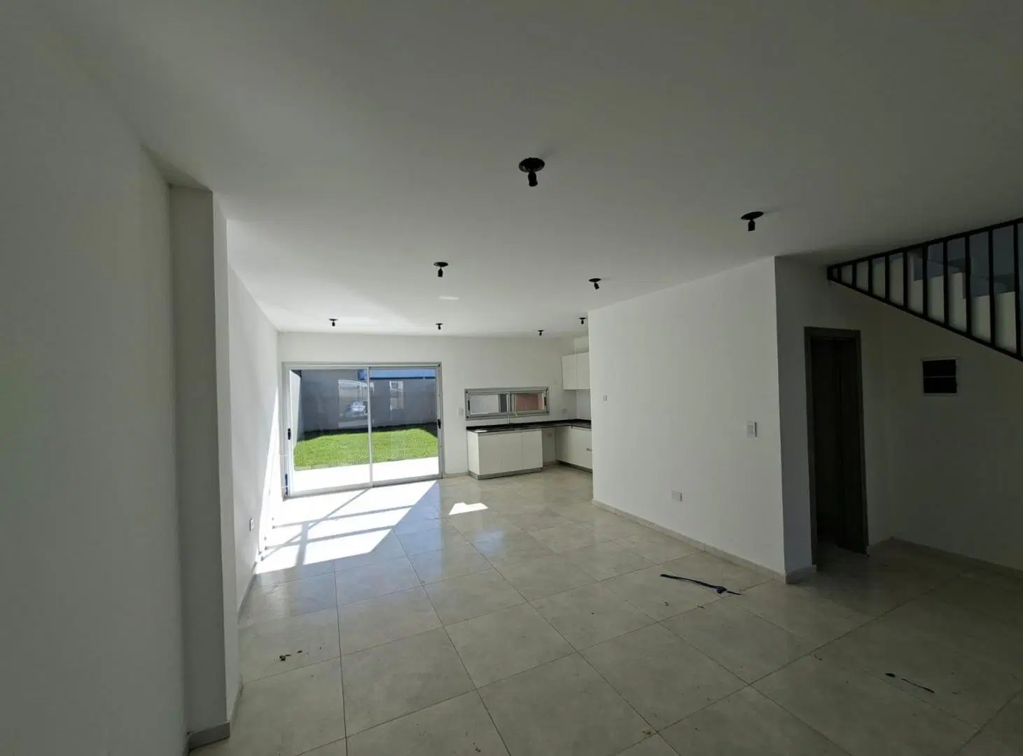 Venta Duplex Docta 3 Dormitorios 1 en suite 180 m2 terreno 130m2 cubierto con patio amplio 5