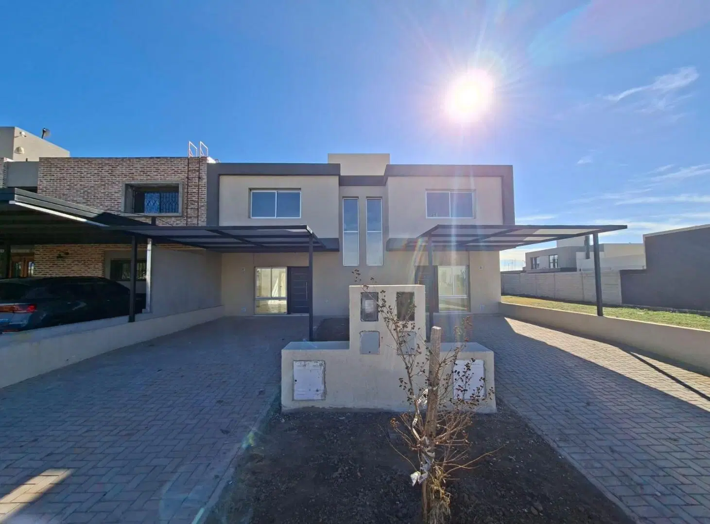 Venta Duplex Docta 3 Dormitorios 1 en suite 180 m2 terreno 130m2 cubierto con patio amplio 2