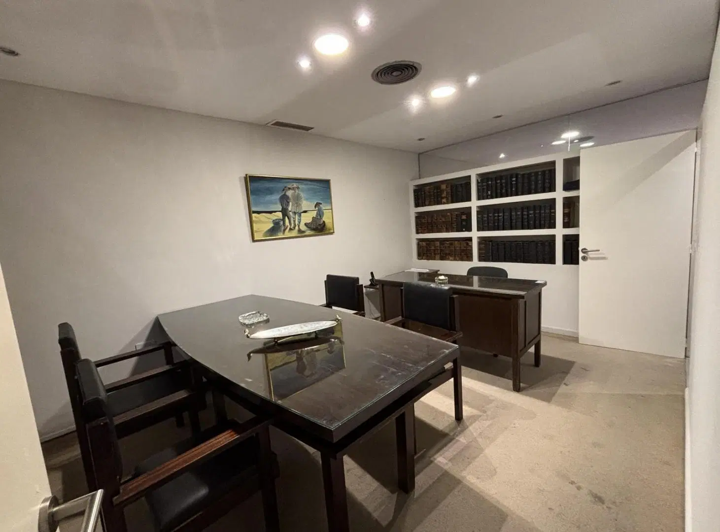 Oficina 300 m2 cubiertos en calle belgrano centro de cordoba acceso exclusivo recepcion cocina 5