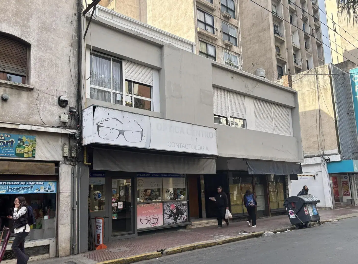 Oficina 300 m2 cubiertos en calle belgrano centro de cordoba acceso exclusivo recepcion cocina 4
