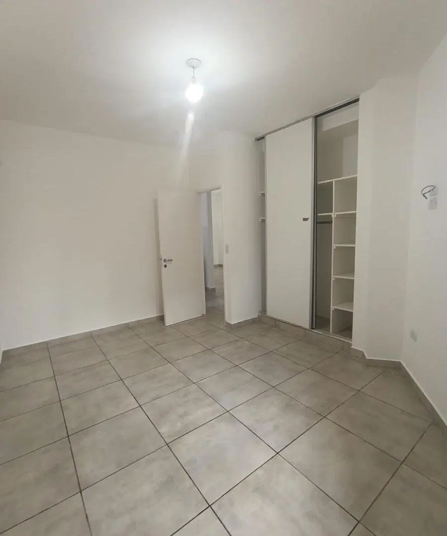 Departamento 1 dormitorio en planta baja con  patio en b° general paz 3