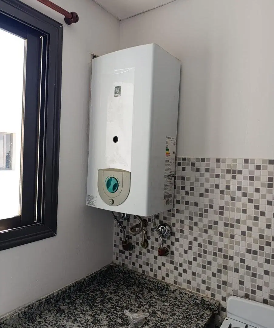 Departamento 2 dormitorios con balcón y cochera 3