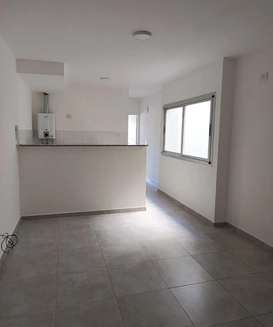 Departamento 2 dormitorios con balcon en barrio General Paz 4