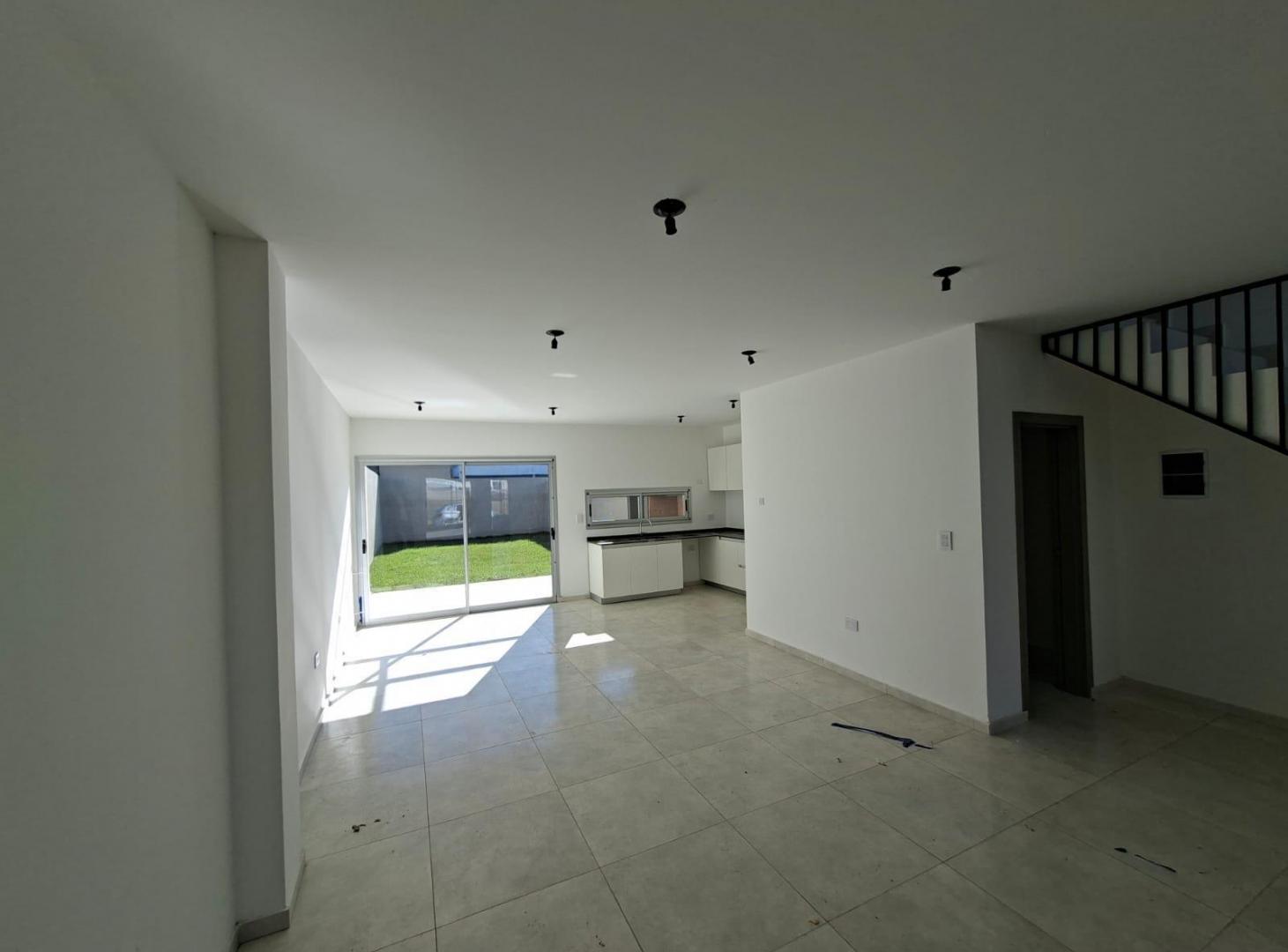 Foto de Venta Duplex Docta 3 Dormitorios 1 en suite 180 m2 terreno 130m2, imagen 4
