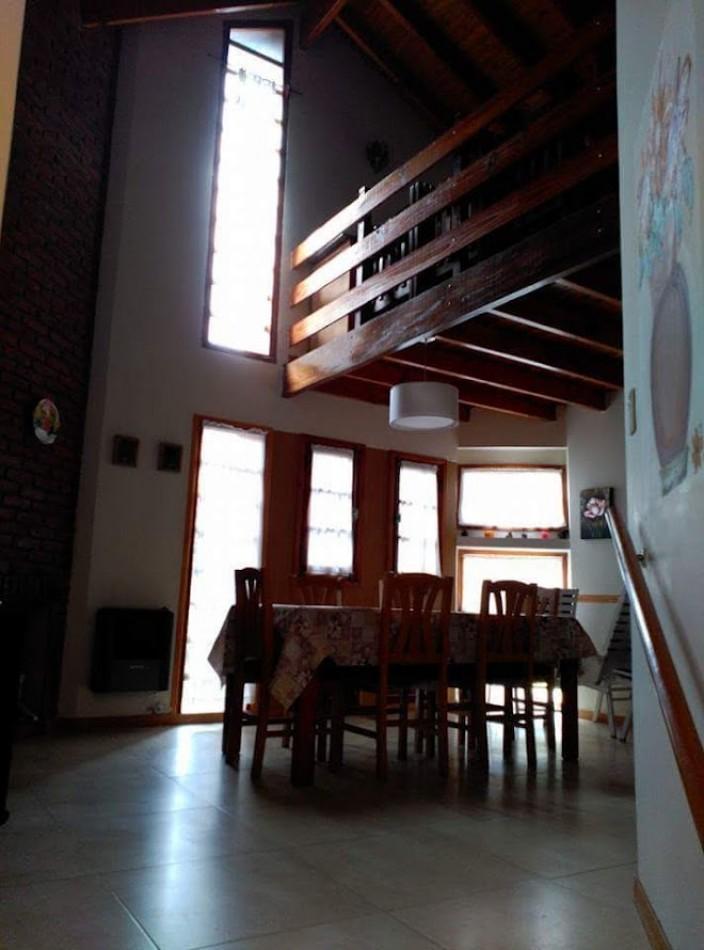 VENTA DE CHALET y  DUPLEX   SOBRE LOTE MULTIFAMILIAR