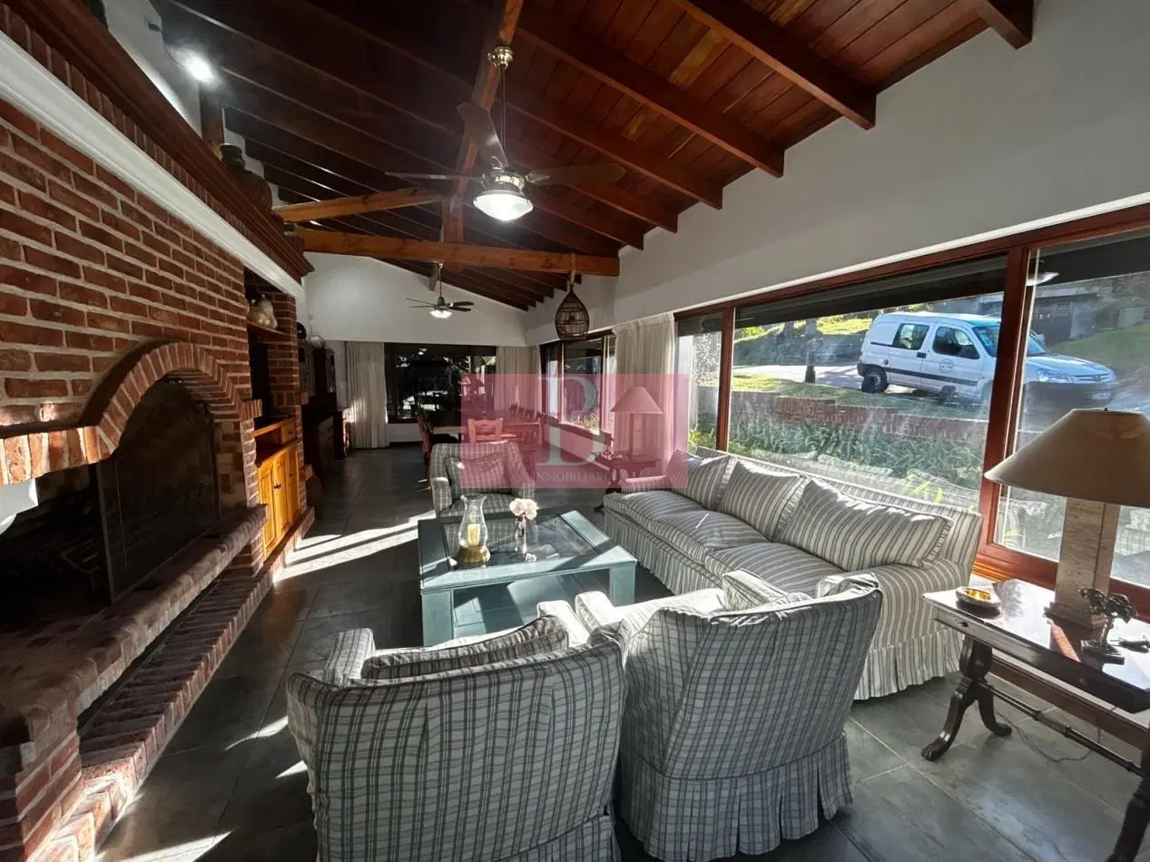 CASA EN VENTA EN LA MEJOR ZONA DE PINAMAR - OPORTUNIDAD 4