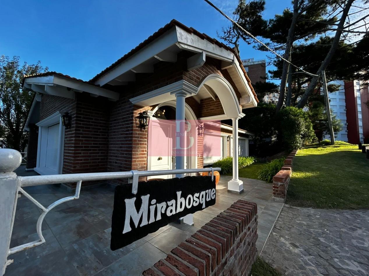 CASA EN VENTA EN LA MEJOR ZONA DE PINAMAR - OPORTUNIDAD