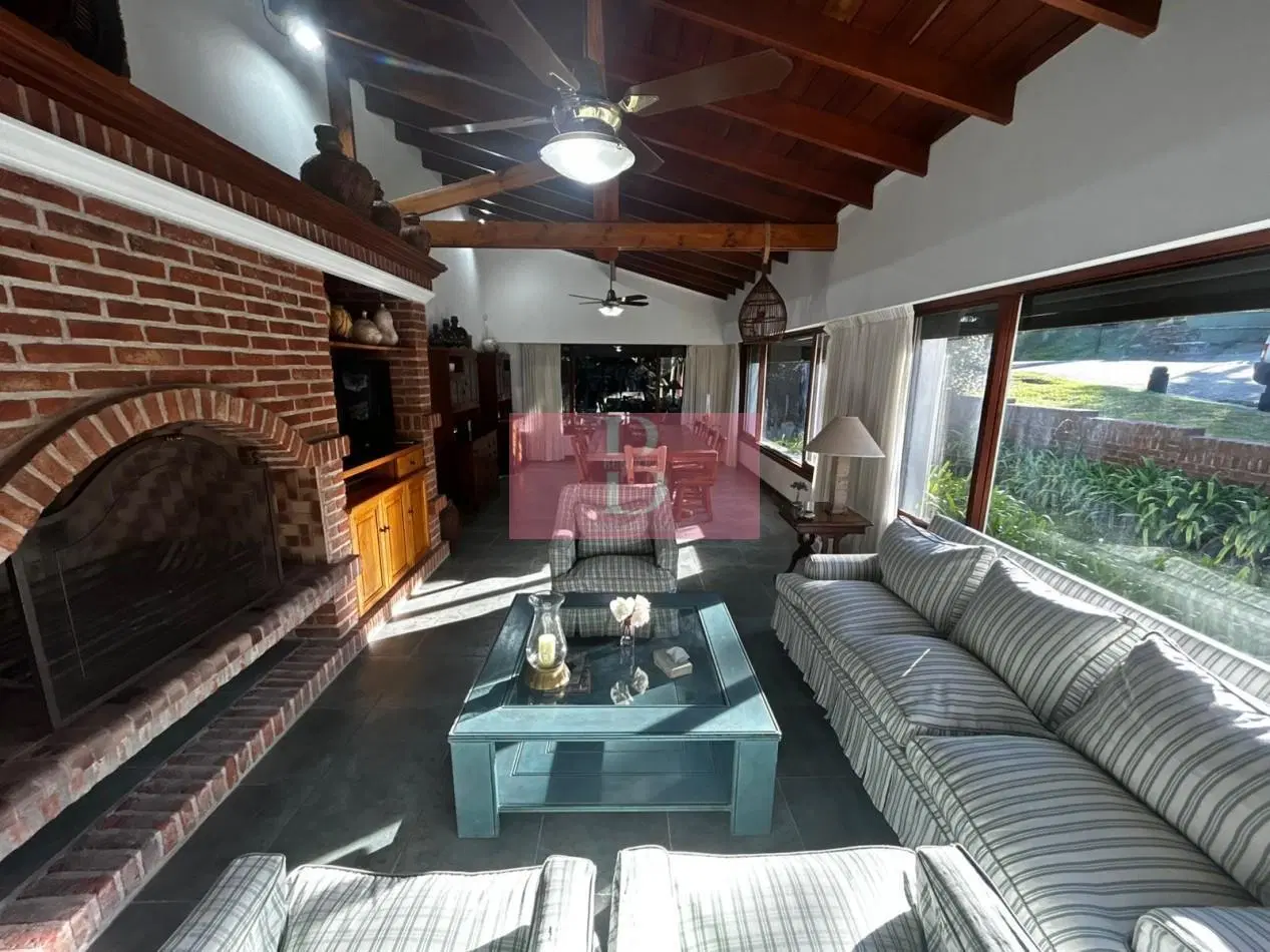 CASA EN VENTA EN LA MEJOR ZONA DE PINAMAR - OPORTUNIDAD 5