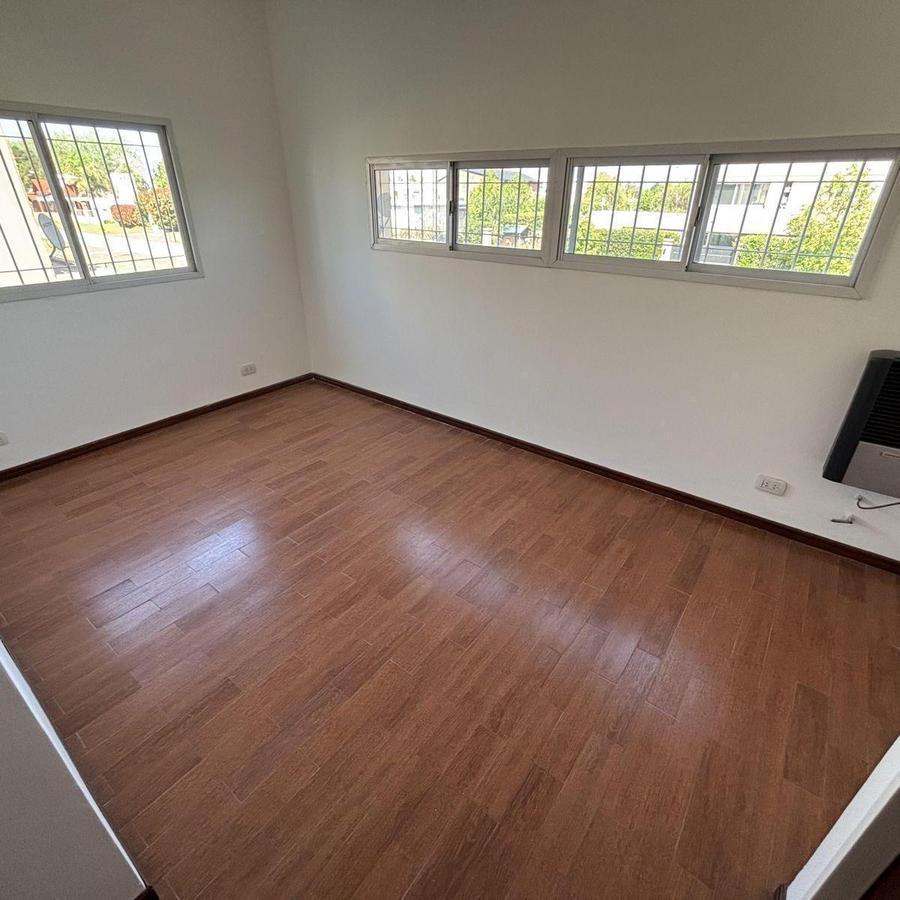 Venta Funes Barrio Cantegril Casa 3 Dorm. 4