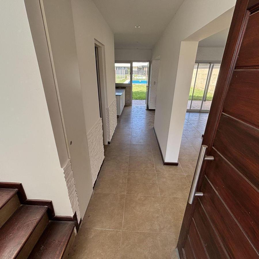 Venta Funes FINANCIACION  Barrio La Cardera Casa 3 dormitorios cochera y pileta