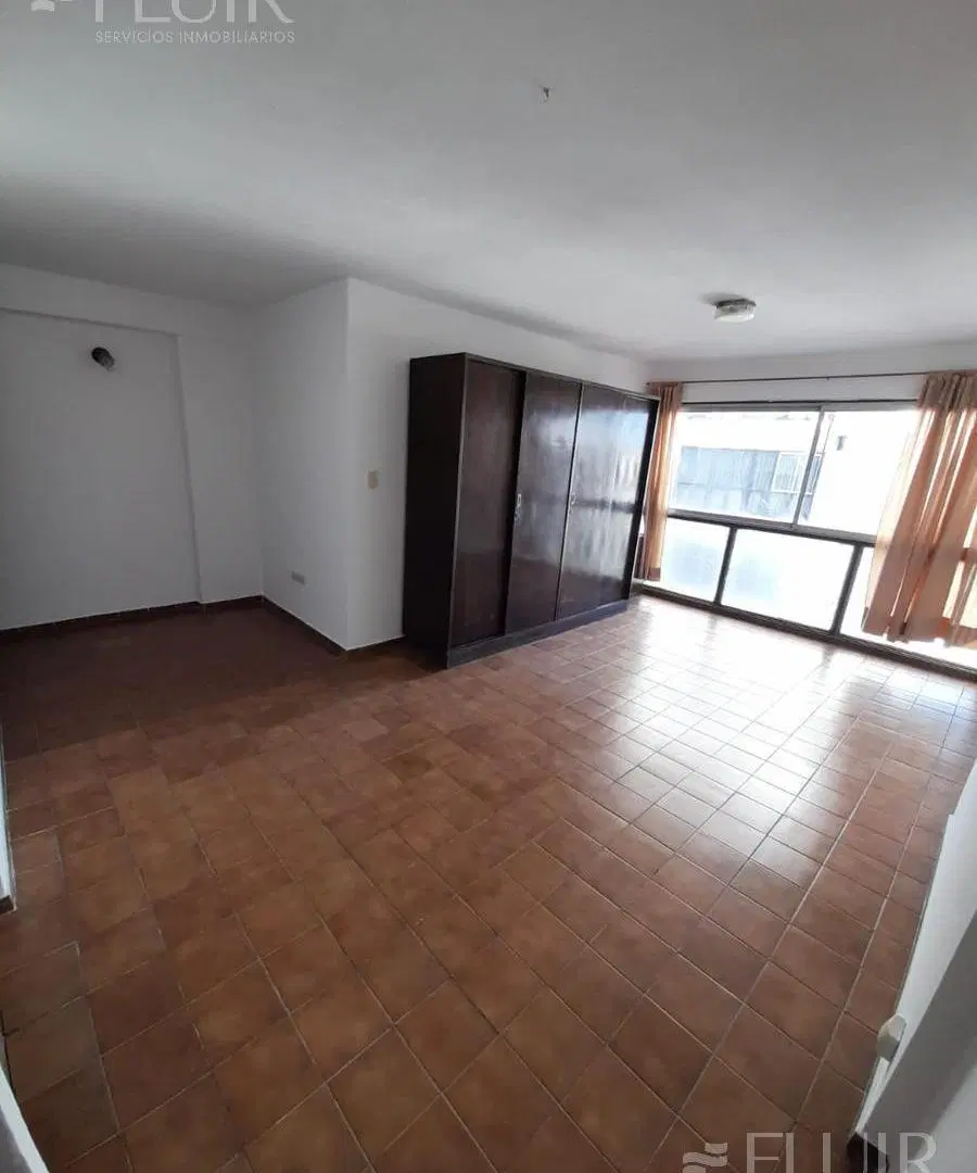 MONOAMBIENTE EN ALQUILER RIVADAVIA 150 PLENO CENTRO 1