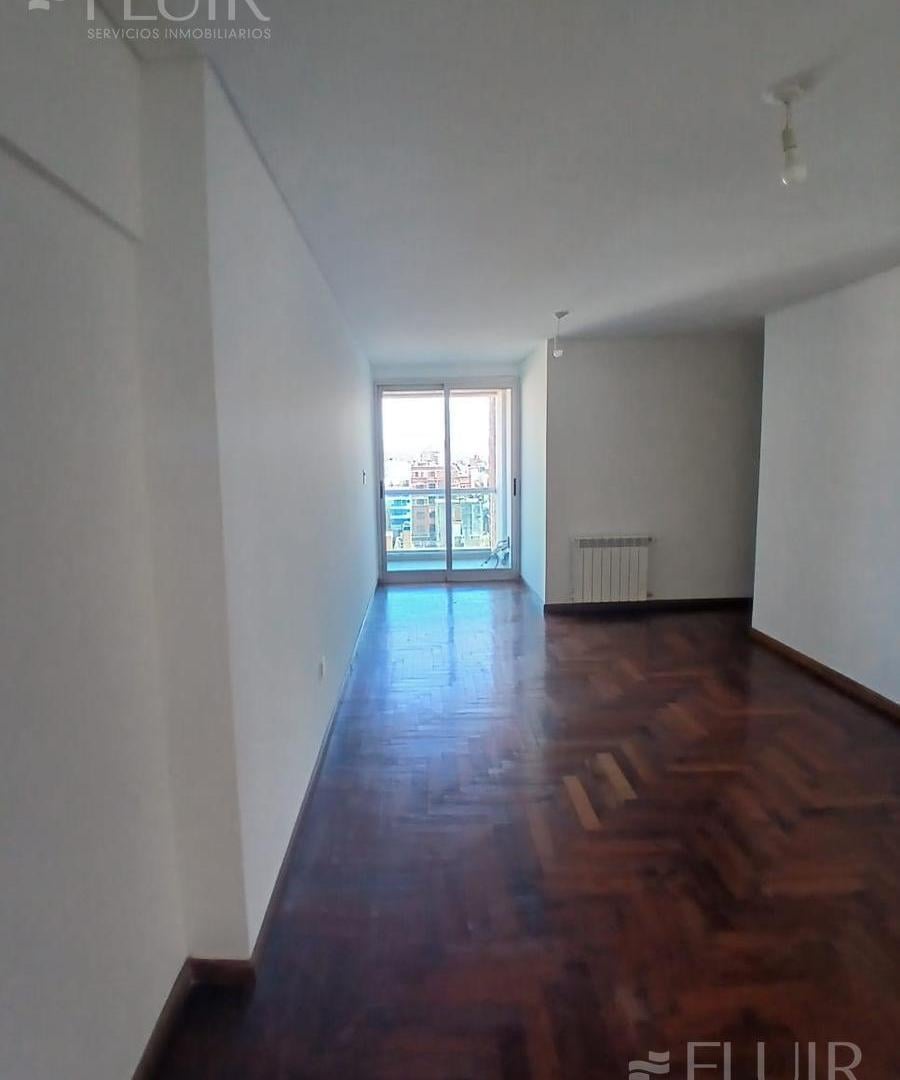 DEPARTAMENTO DE DORMITORIO Y MEDIO EN PARANA 635 PISO 17.