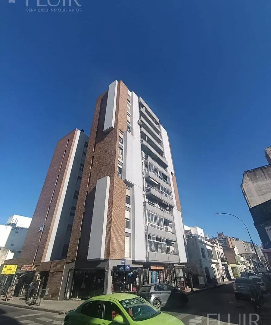 Departamento en Alberdi 1