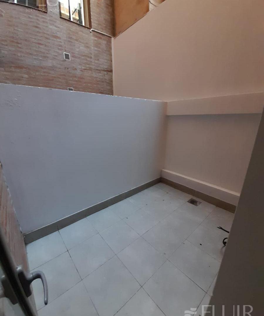 Foto de VENDO OFICINA 90MTS EN PRIMER PISO A MEDIA CUADRA DEL BUEN PASTOR, imagen 5