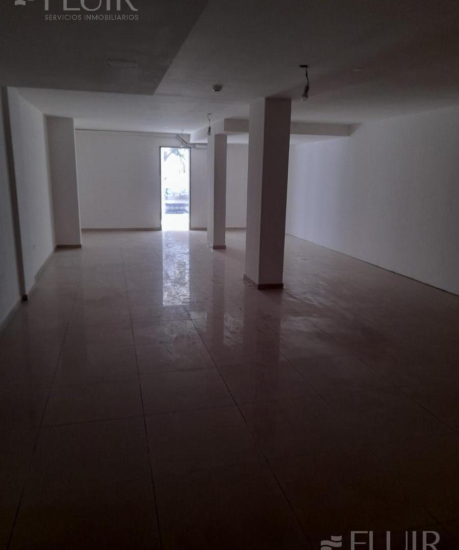 Foto de VENDO OFICINA 90MTS EN PRIMER PISO A MEDIA CUADRA DEL BUEN PASTOR, imagen 2