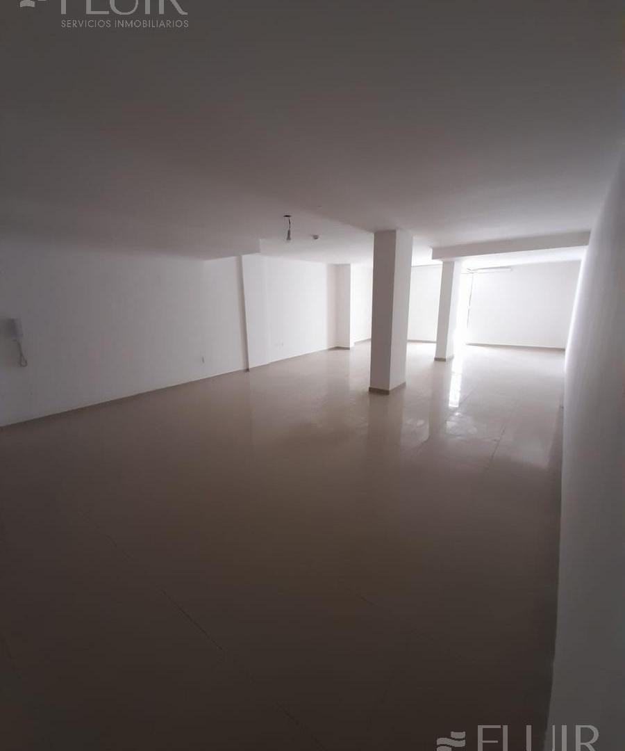 Foto de VENDO OFICINA 90MTS EN PRIMER PISO A MEDIA CUADRA DEL BUEN PASTOR, imagen 1