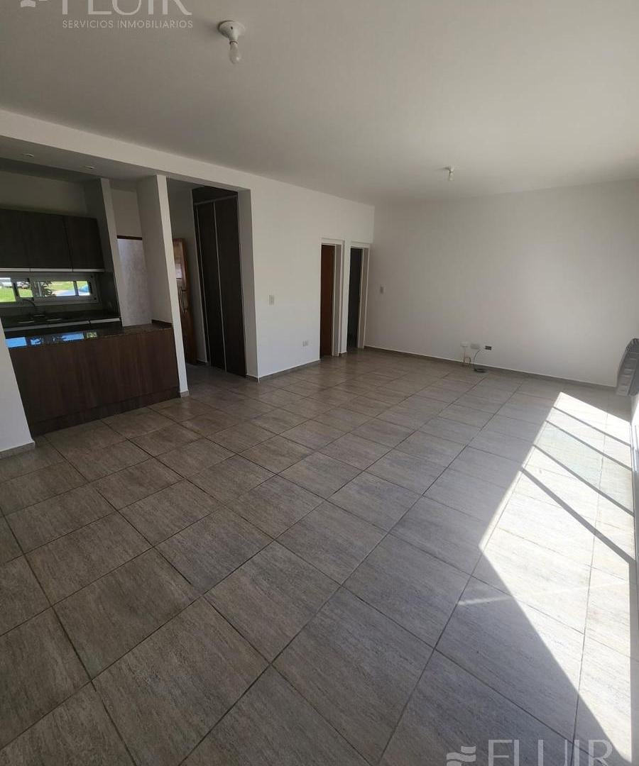 Foto de ALQUILO CASA 3DORM EN CLAROS VILLAGE/CLAROS DEL BOSQUE, PATIO CON ASADOR, imagen 2