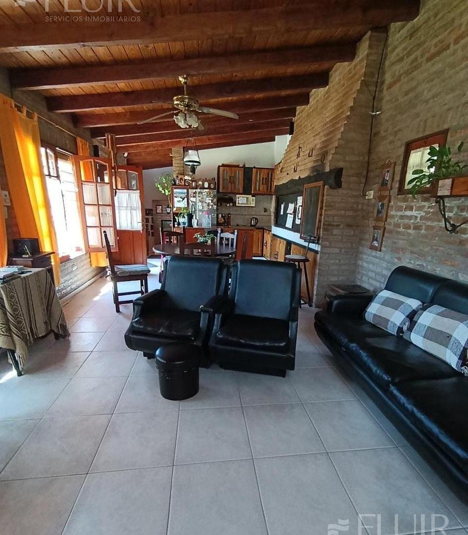 Foto de VENDO CASA QUINCHO PILETA SOBRE 3 LOTES EN CABANA, imagen 2
