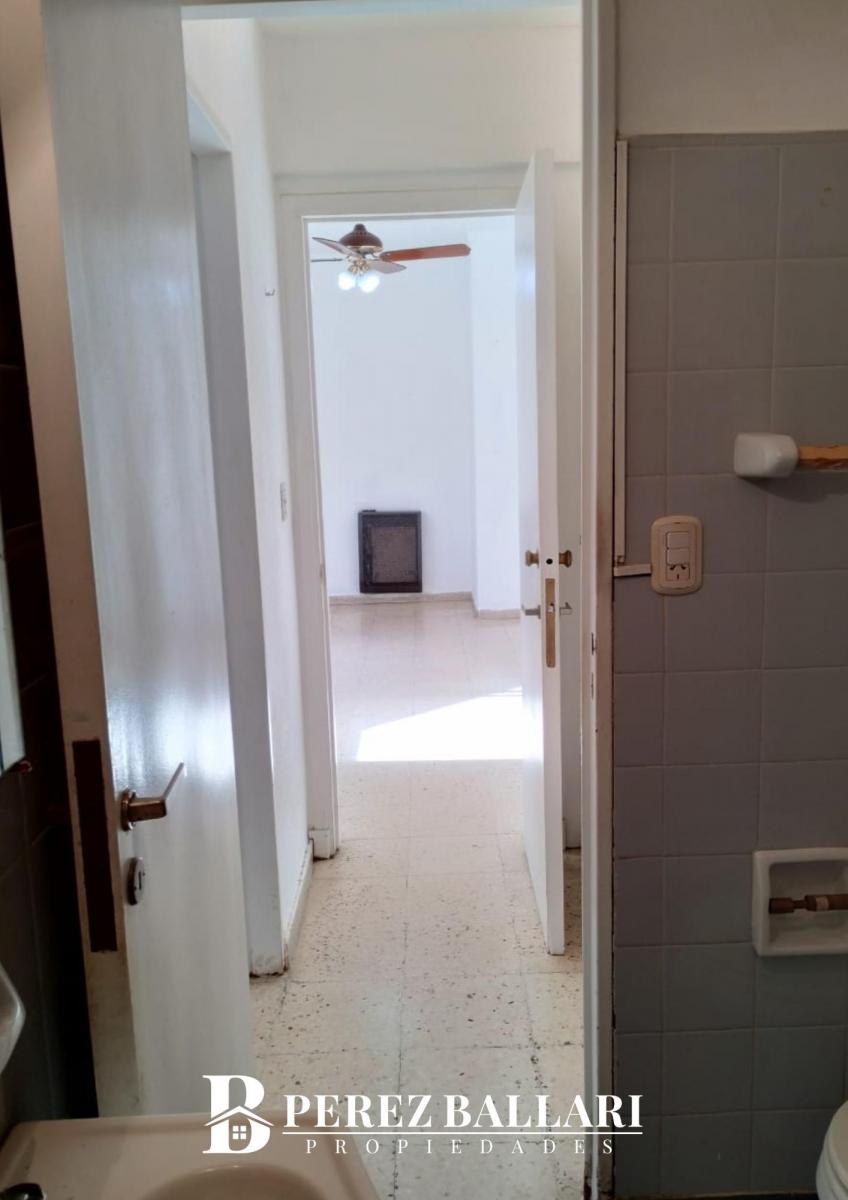 Foto de DEPARTAMENT EN VENTA 2 AMBIENTES - CORRIENTES Y ALBERTI, imagen 3