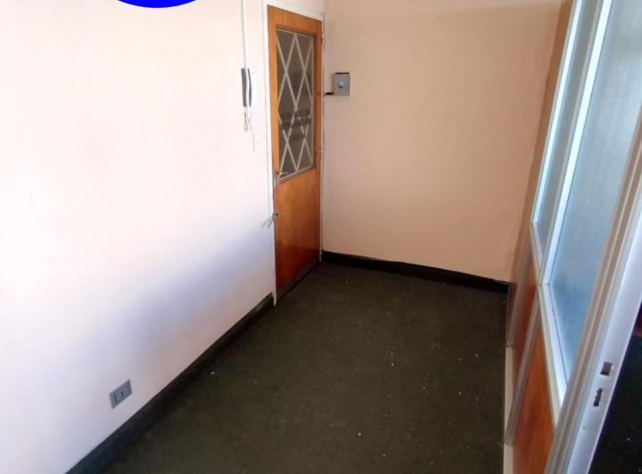 Foto de VENTA DE OFICINA - EDIFICIO PASAJE SACOA - ZONA CENTRO, imagen 4