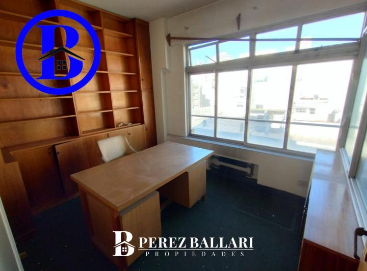 VENTA DE OFICINA - EDIFICIO PASAJE SACOA - ZONA CENTRO