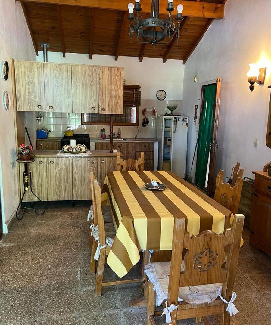 Casa con 2 dormitorios en venta, 300 m² en Santa Clara del Mar