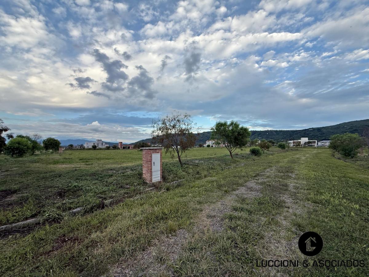 En Venta - Hermoso Terreno en Esquina B° El Mollar - La Almona 3