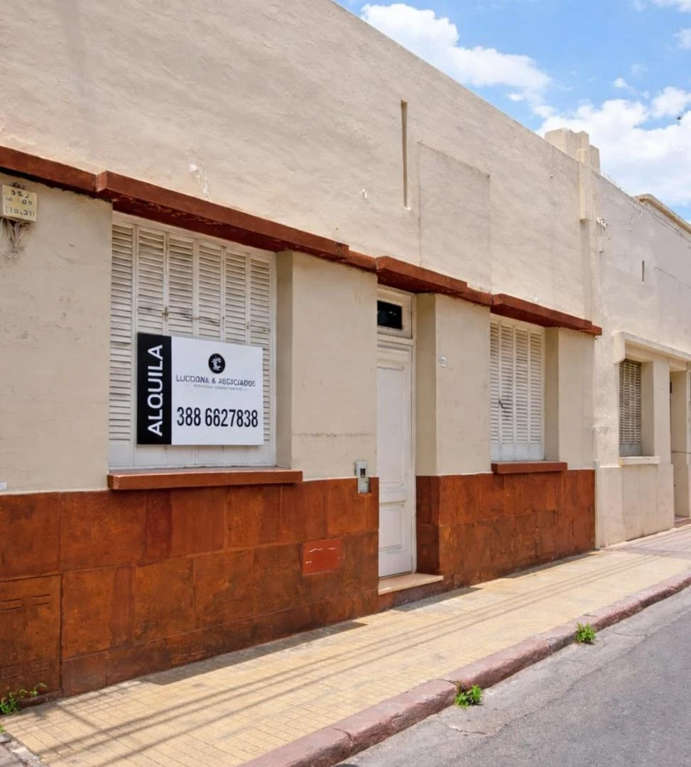 EN ALQUILER - PROPIEDAD AMPLIA IDEAL OFICINAS - GÜEMES Nº 1278