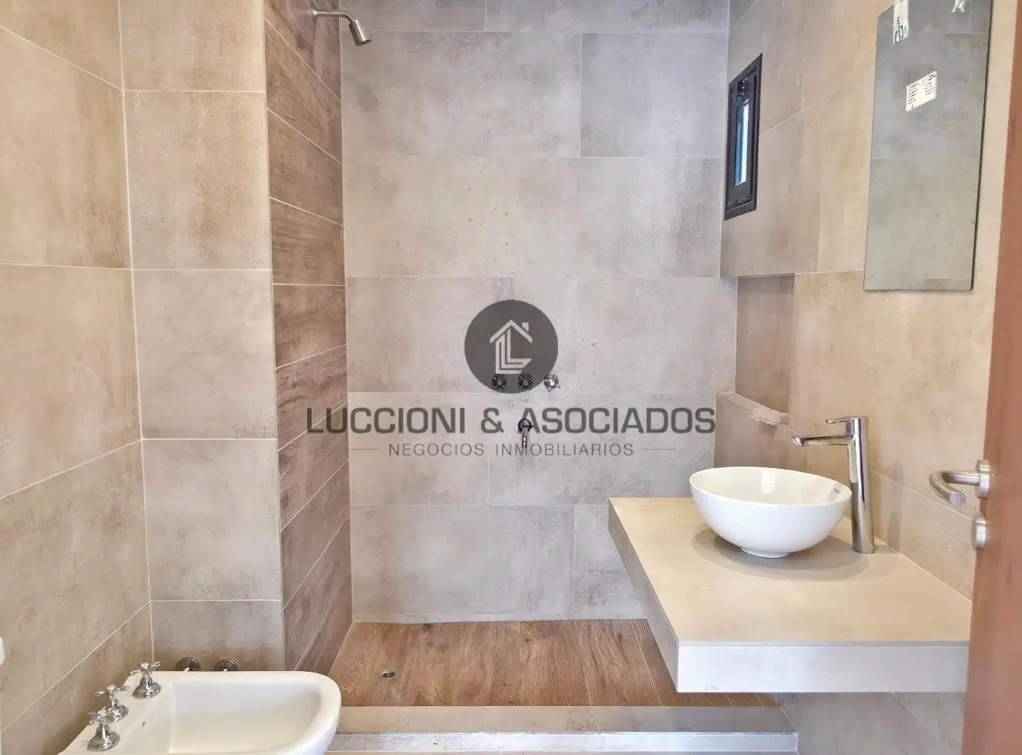 ️EN ALQUILER️ - DEPARTAMENTOS SEMIPISO A ESTRENAR - SALTA 1315 2