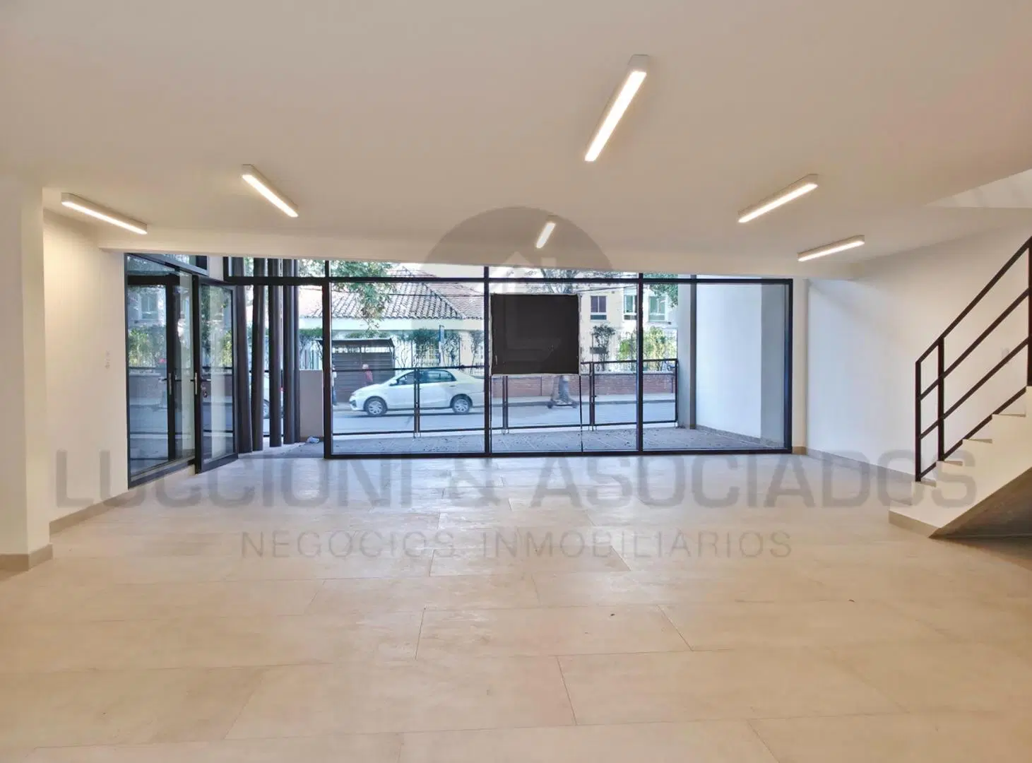 EN ALQUILER - EXCLUSIVO LOCAL COMERCIAL A ESTRENAR - SALTA 1315 4