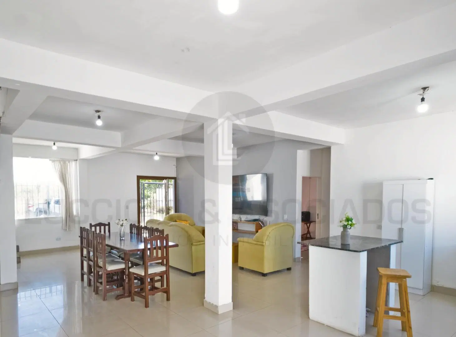 EN VENTA - HERMOSA CASA DE AMBIENTES EXTRA AMPLIOS Y GRAN LUMINSIDAD - PALPALÁ 4