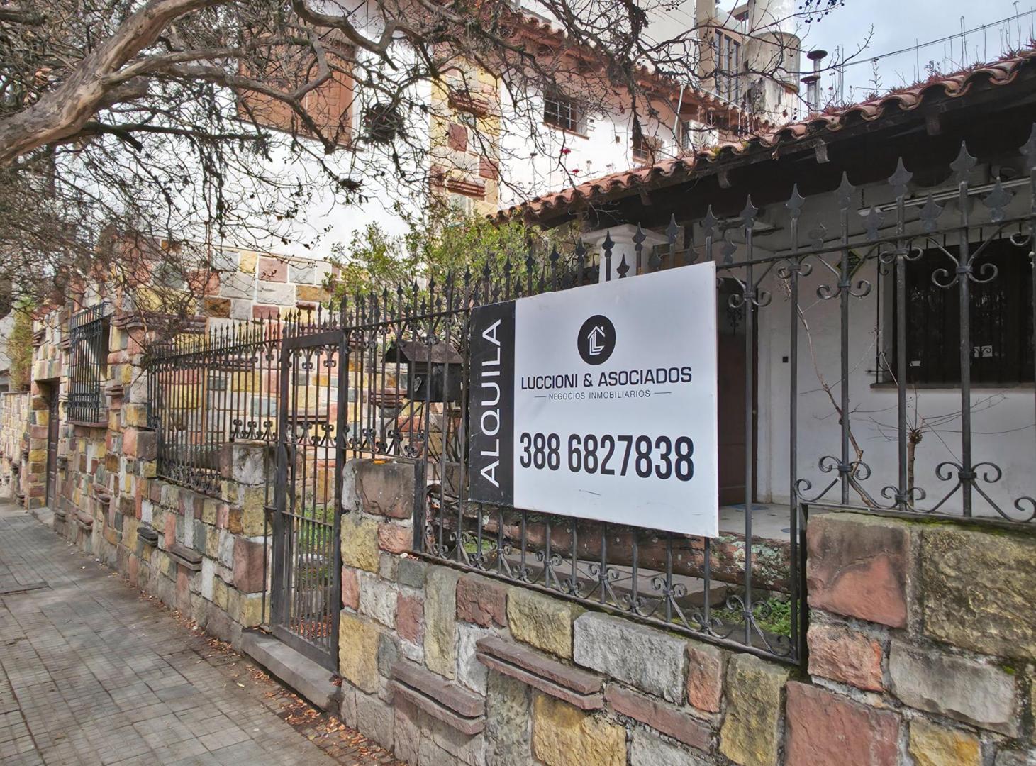 EN ALQUILER - AMPLIA PROPIEDAD USO COMERCIAL - CALLE OTERO
