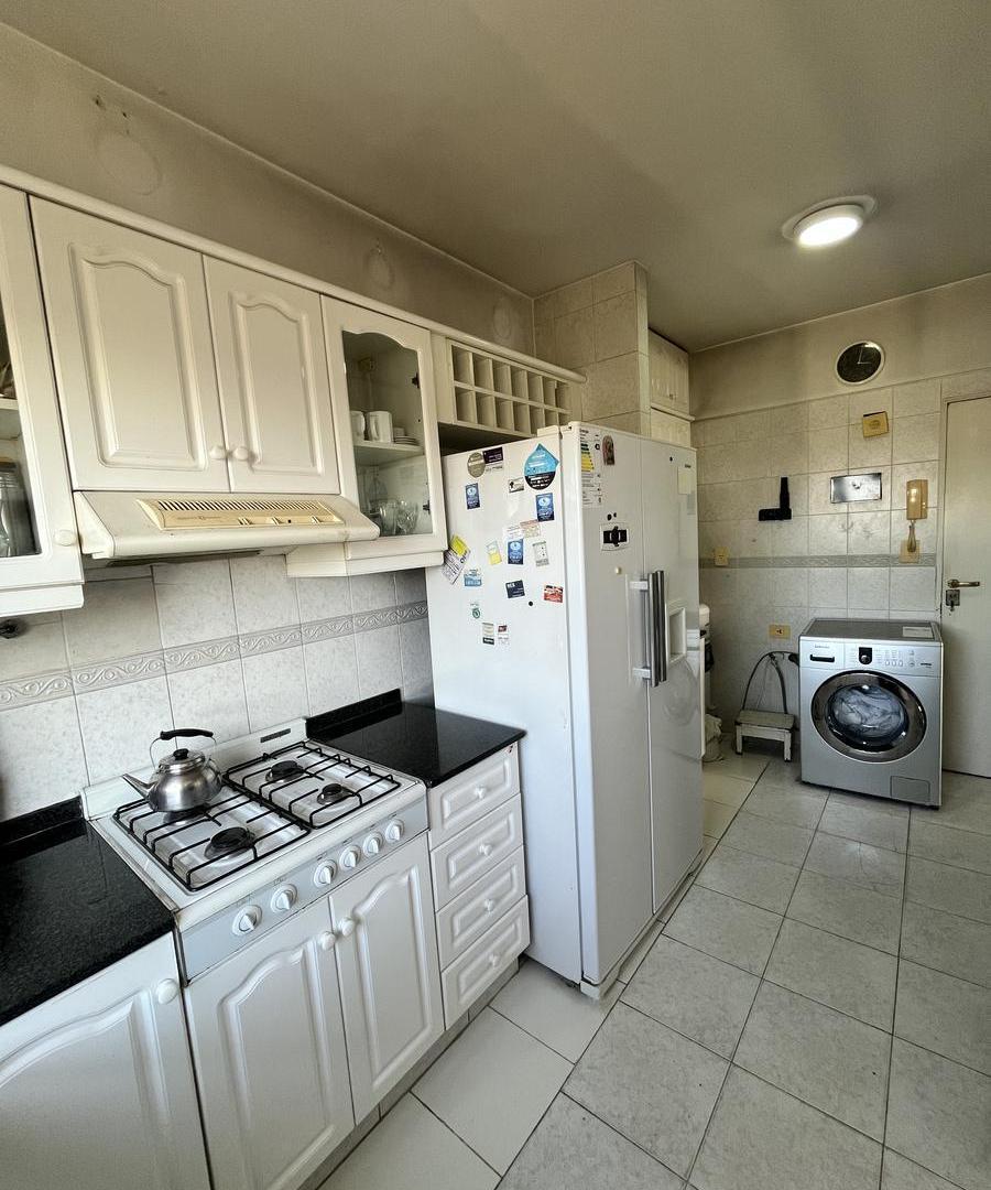 Foto de Belgrano R • 3 amb c/ dep • Piso alto • Vista abiertaDepartamento, imagen 2