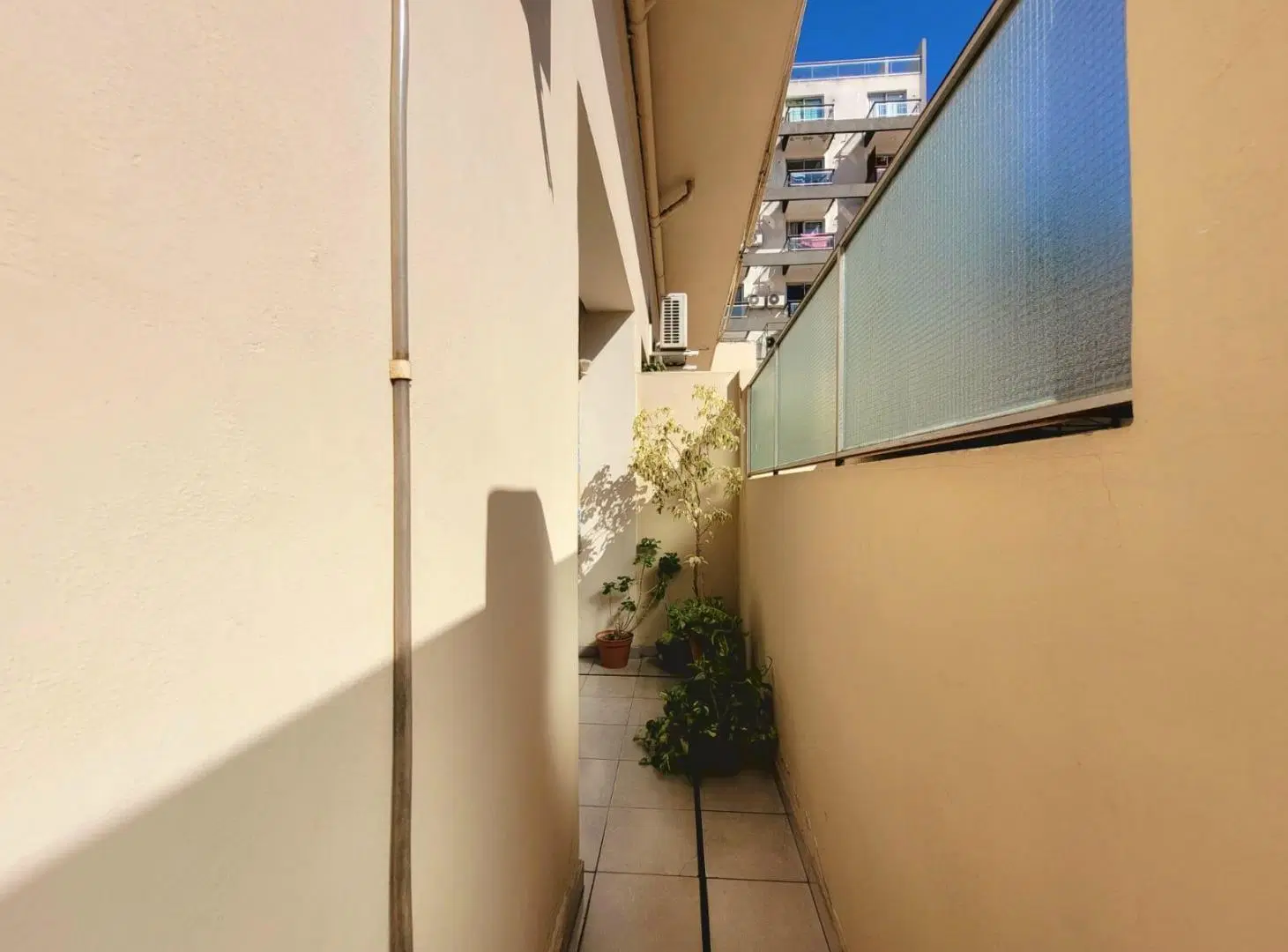 VENTA DEPARTAMENTO 3 AMBIENTES 2 PATIOS FLORES 2