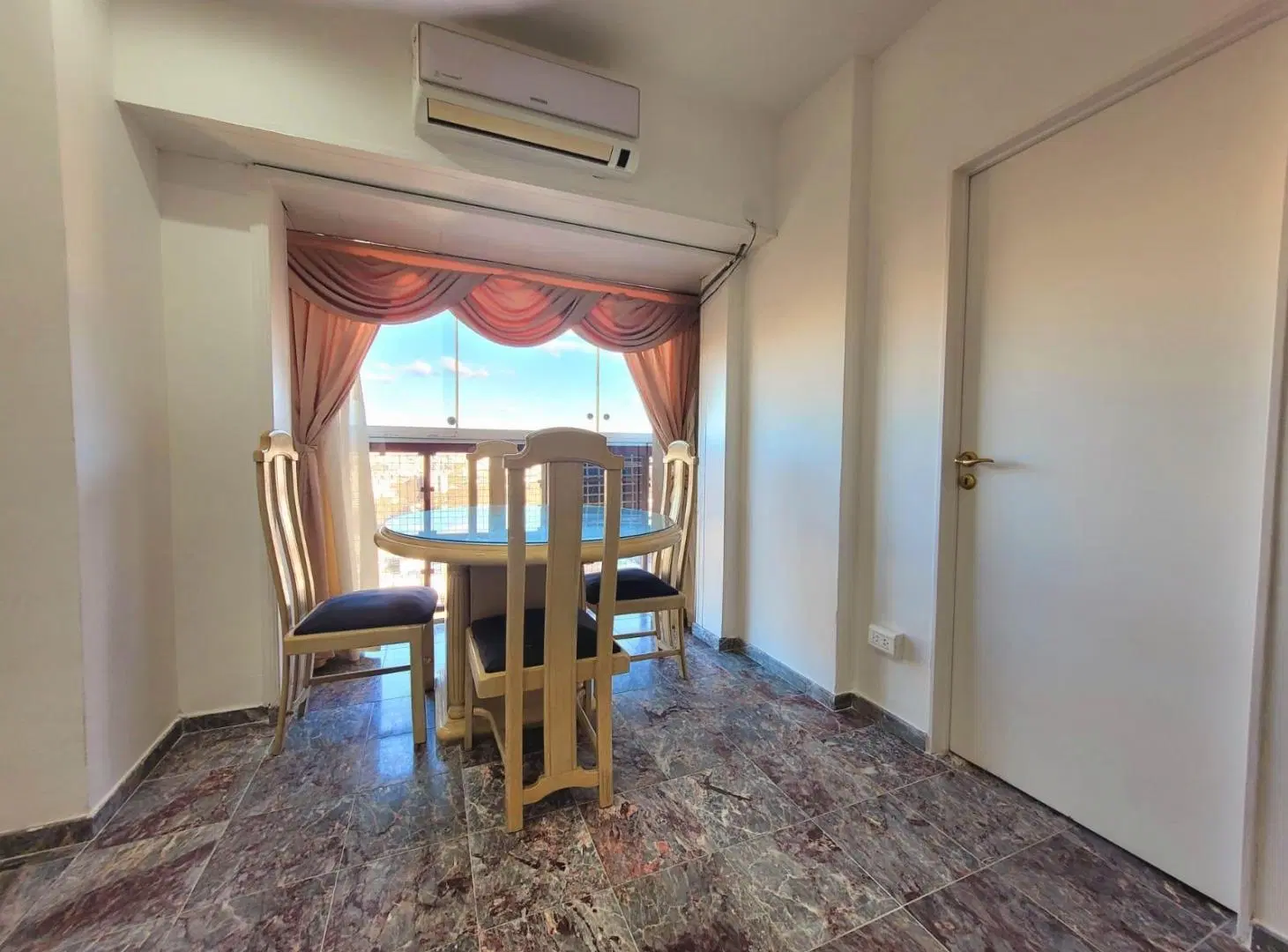 VENTA DEPARTAMENTO 3 AMBIENTES + ESCRITORIO - BALCON - LAVADERO VILLA MITRE 3