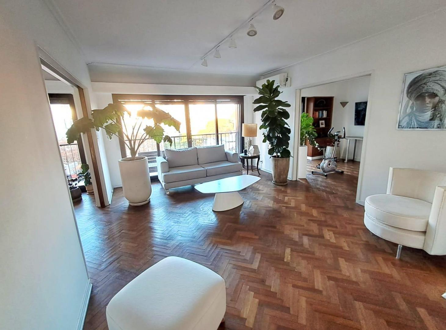 Foto de Venta departamento 4 ambientes en Av. del Libertador piso alto muy, imagen 2