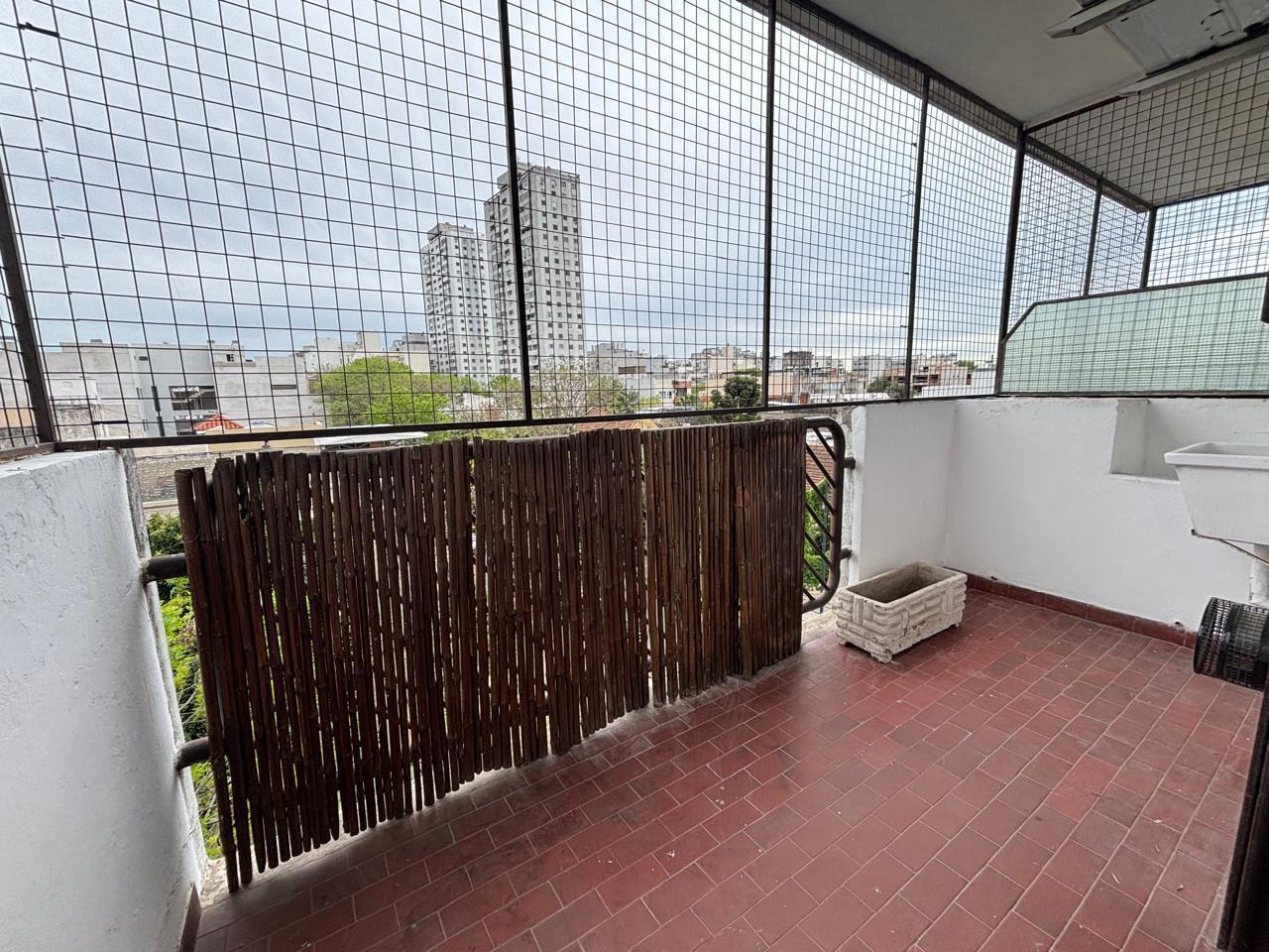 Foto de VENTA Colegiales Depto 2 AMB Frente Balcon Vista Abierta, imagen 4