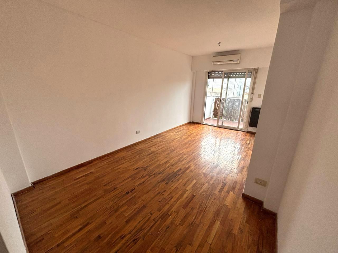 Foto de VENTA Colegiales Depto 2 AMB Frente Balcon Vista Abierta, imagen 1