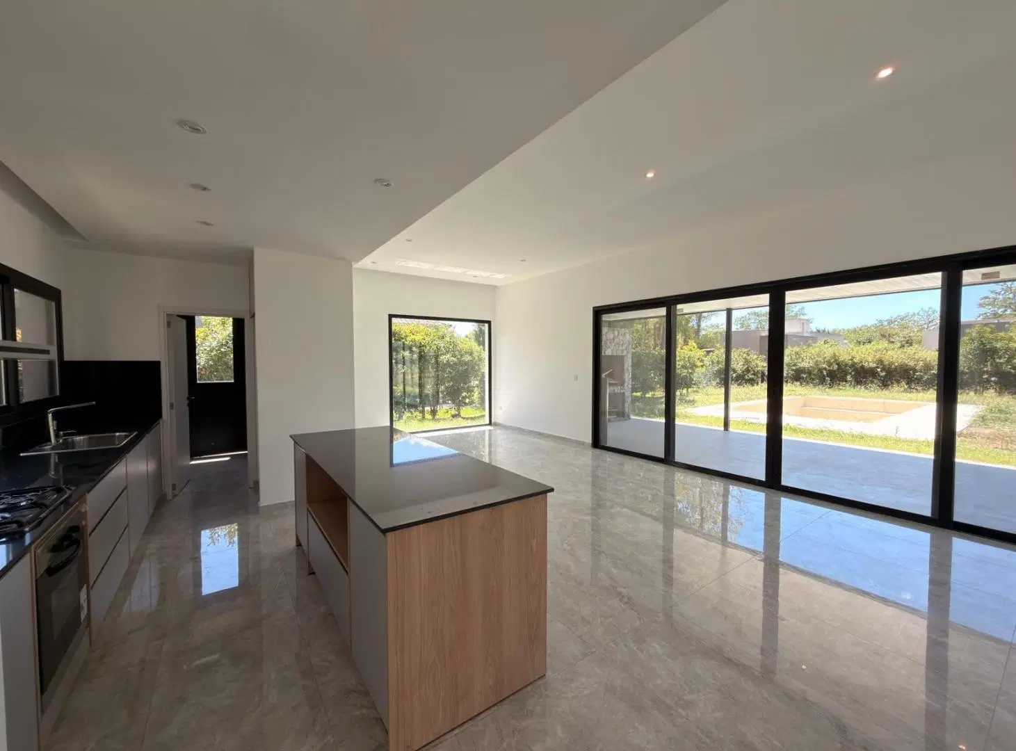 Moderna y de Categoría: Lote de 1000m², Piscina y Diseño Premium 5