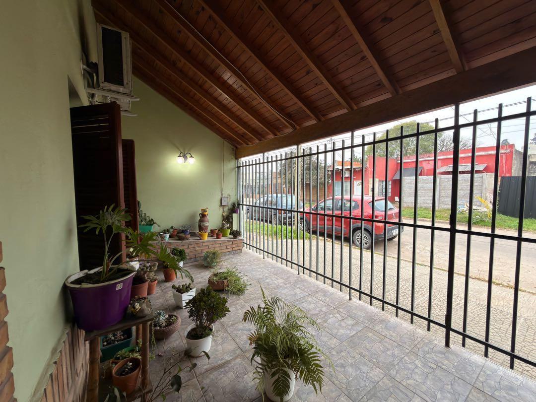 Foto de Casa EN VENTA- BARRIO SANTA ELENA, imagen 2