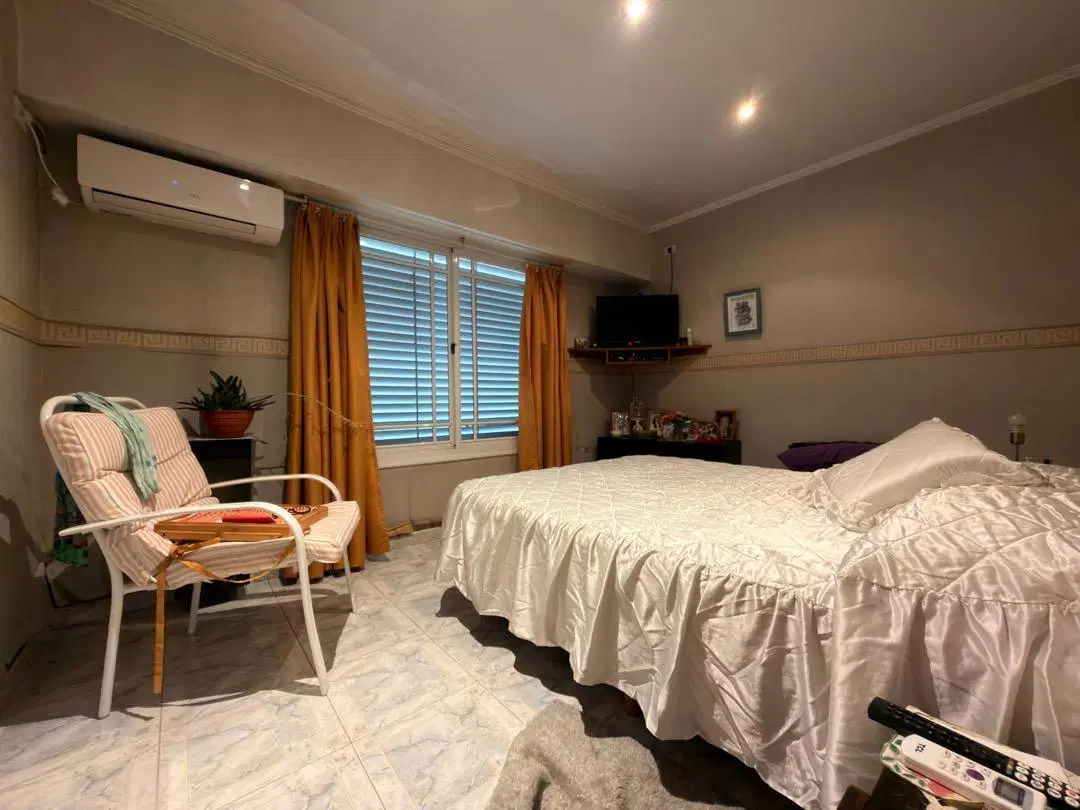 Casa EN VENTA- BARRIO SANTA ELENA 4