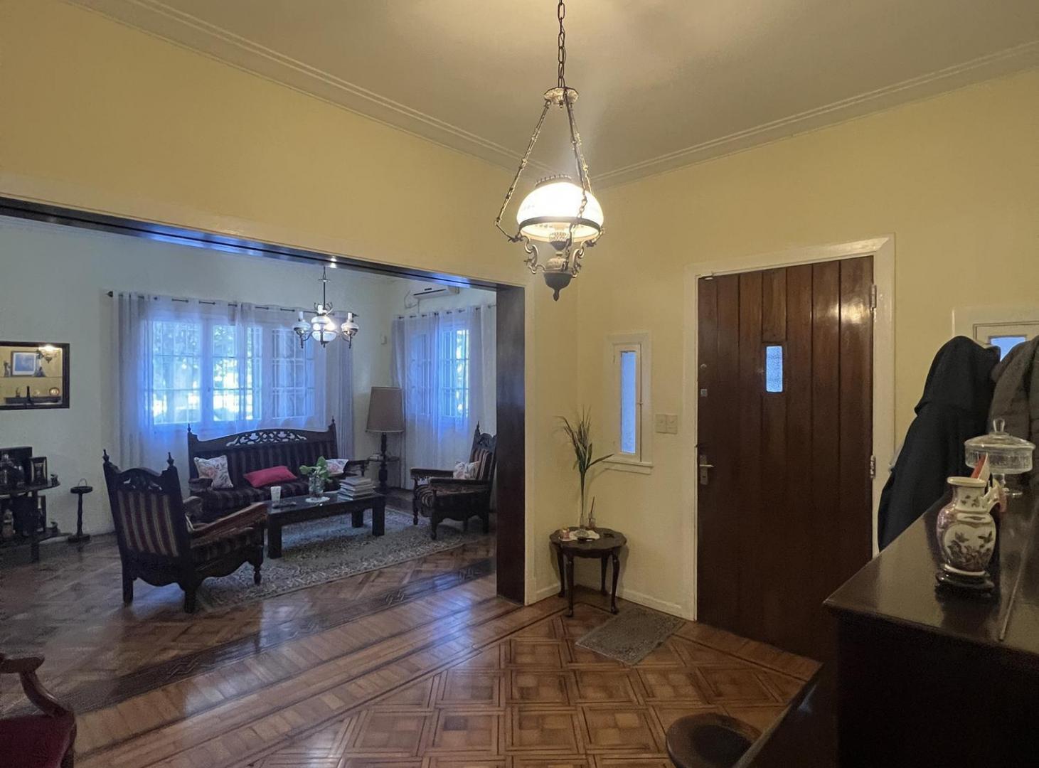 Foto de Chalet centrico en ALQUILER - Inmejorable ubicación - Luján, imagen 2